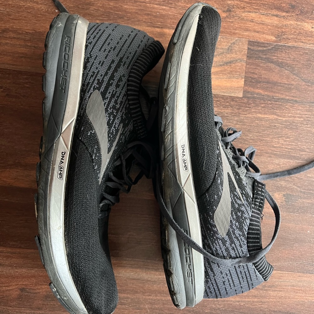Brooks ricochet 2